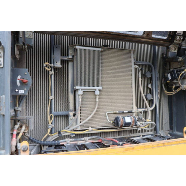 2018 ليبهير R926-44173112