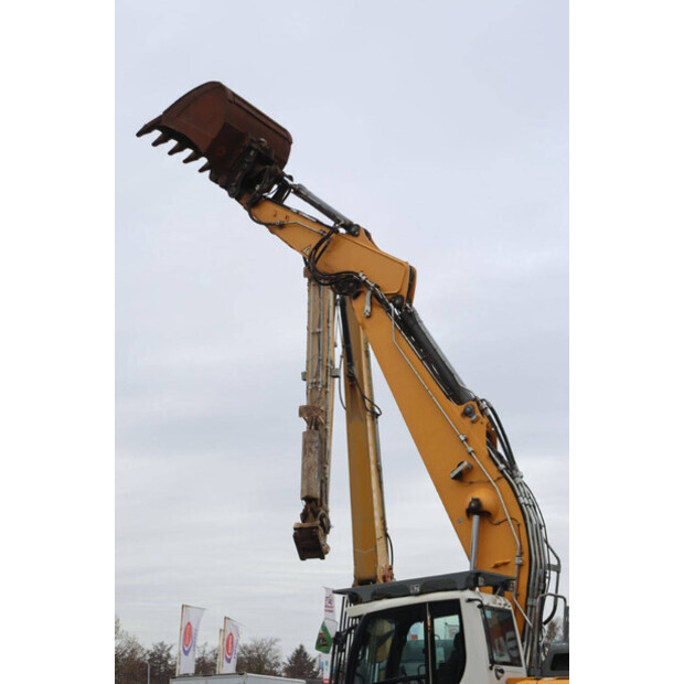 2018 ليبهير R926-44173124