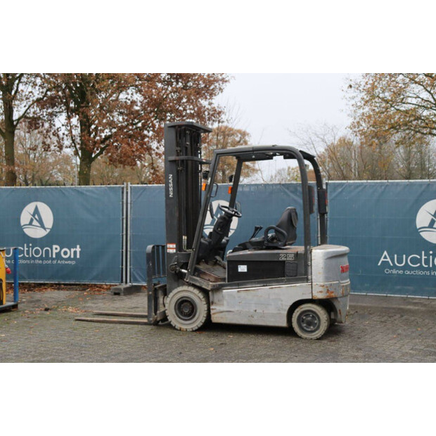 2011 نيسان 1Q2L25Q-44174330