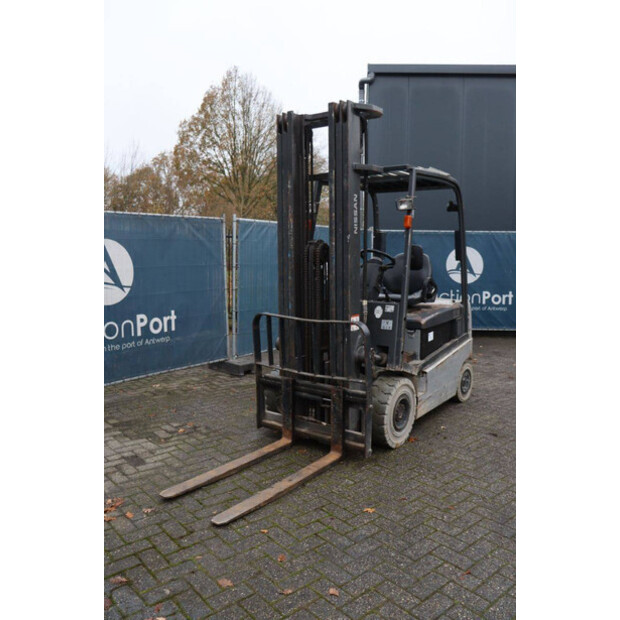 2011 نيسان 1Q2L25Q-44174336