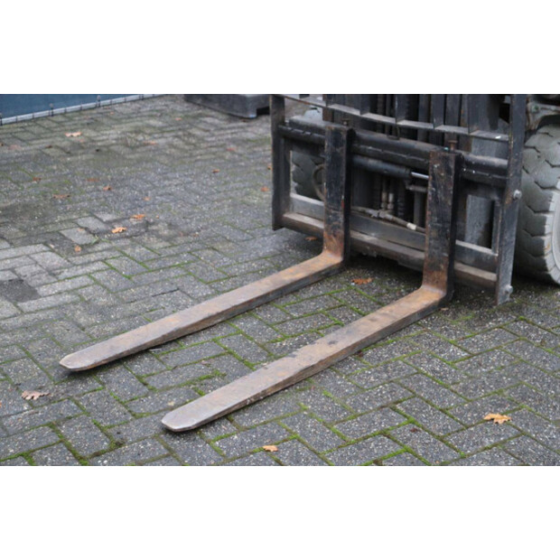 2011 نيسان 1Q2L25Q-44174337