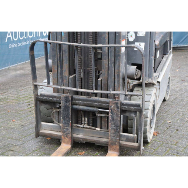 2011 نيسان 1Q2L25Q-44174338