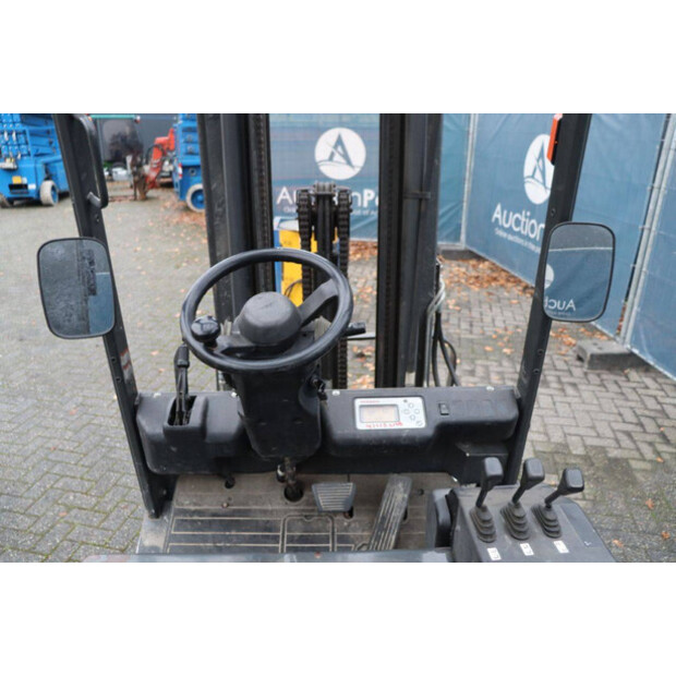 2011 نيسان 1Q2L25Q-44174347