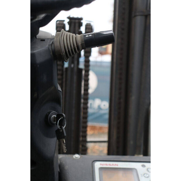 2011 نيسان 1Q2L25Q-44174354