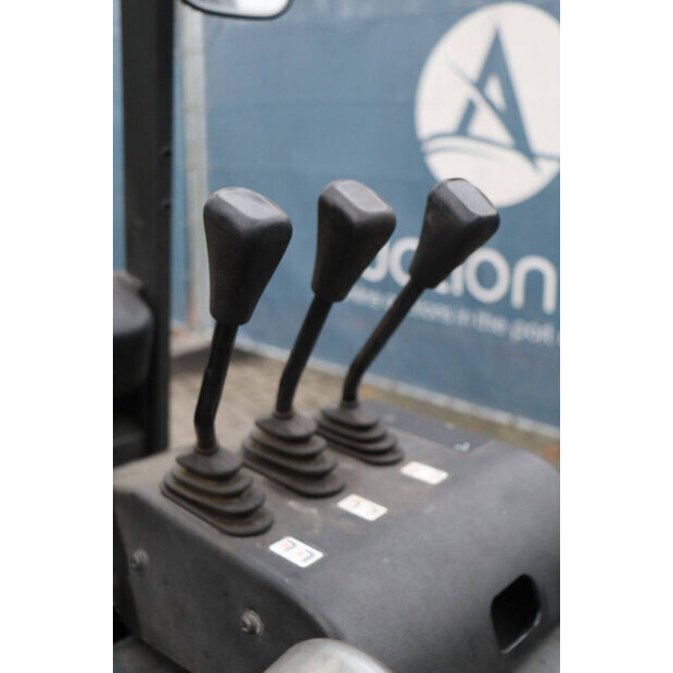 2011 نيسان 1Q2L25Q-44174355