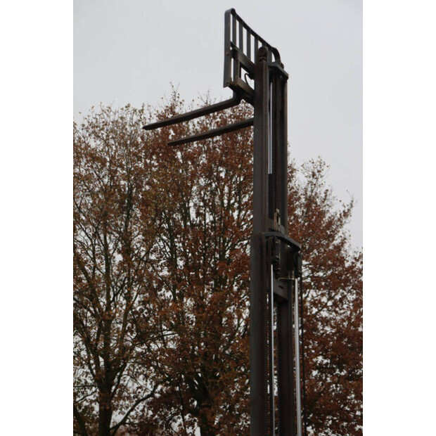 2011 نيسان 1Q2L25Q-44174364