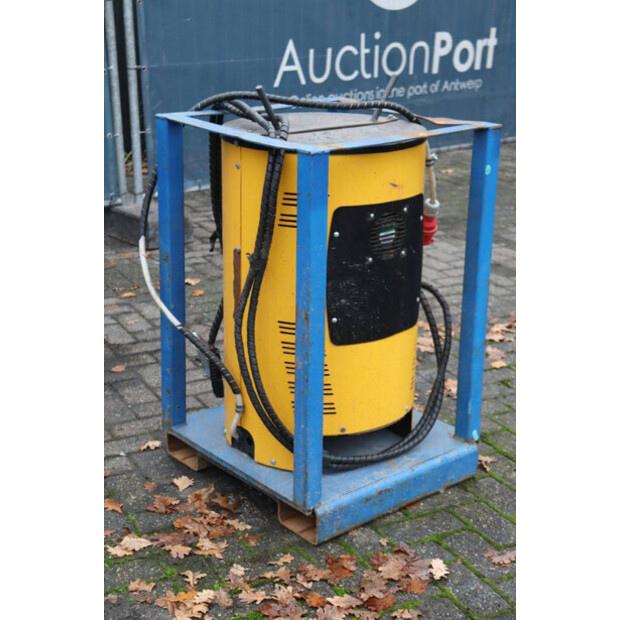 2011 نيسان 1Q2L25Q-44174366