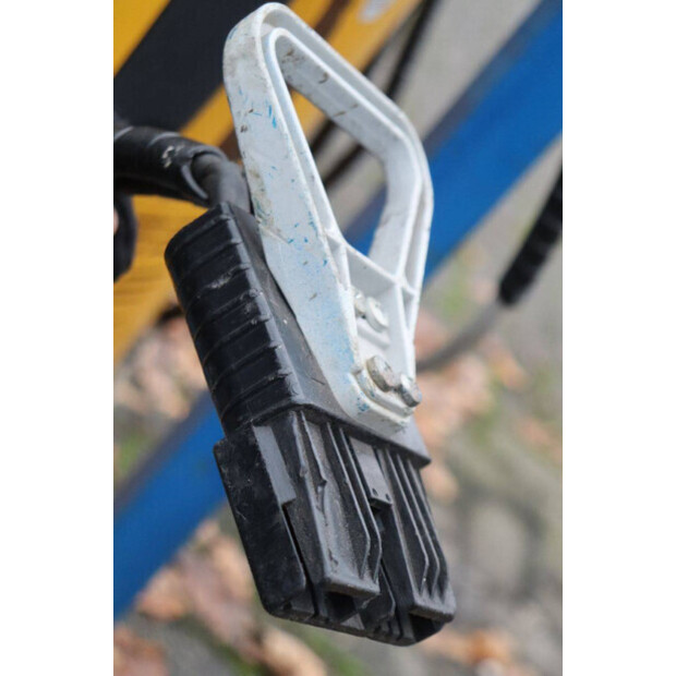 2011 نيسان 1Q2L25Q-44174371