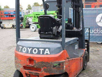 2014-toyota-8fbmt30-1392714-44174598