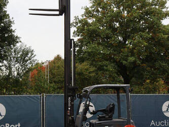 2014-toyota-8fbmt30-1392714-44174627