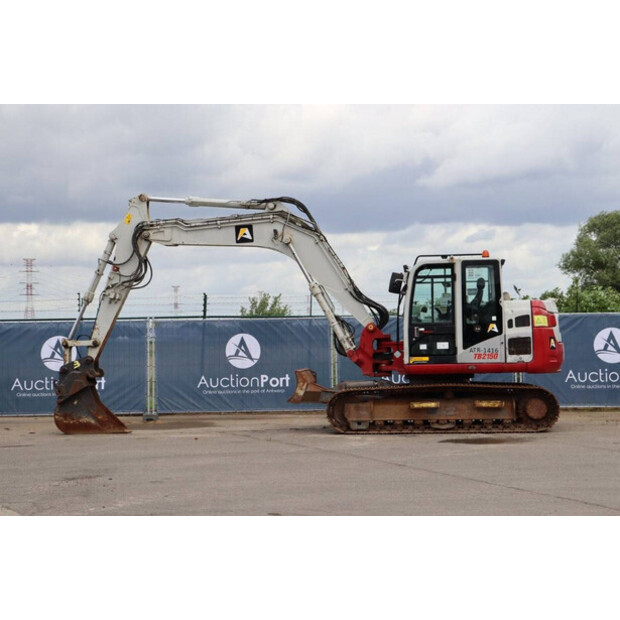 2018 TAKEUCHI TB2150-44174747