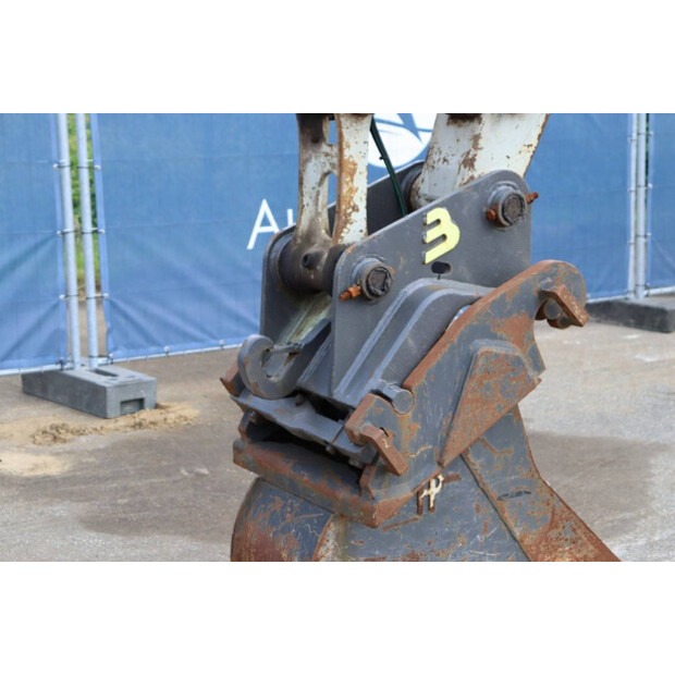 2018 TAKEUCHI TB2150-44174762