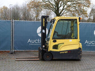 صورة ل رافعات شوكية 2015 هايستر J1.6XNT LWB