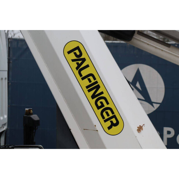 2011 نيسان Cabstar-44175286