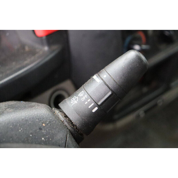 2011 نيسان Cabstar-44175302