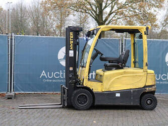 صورة ل رافعات شوكية 2017 هايستر J2.5XN