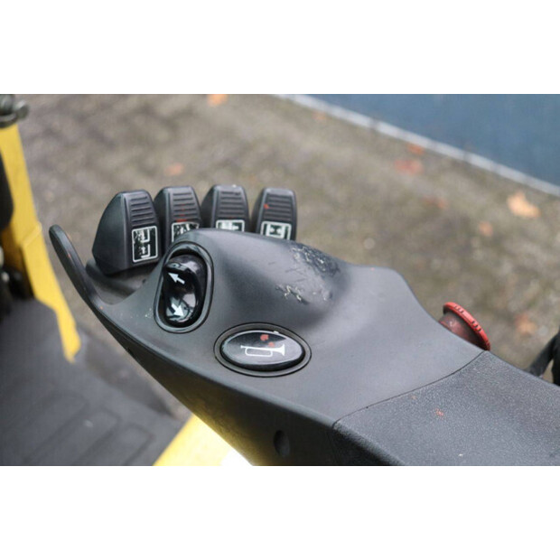 2017 هايستر J2.5XN-44175537