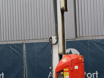 2013-jlg-toucan-8e-1392762-44176364