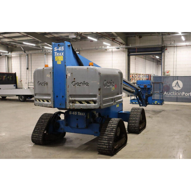 2014 جيني S-45-44176437