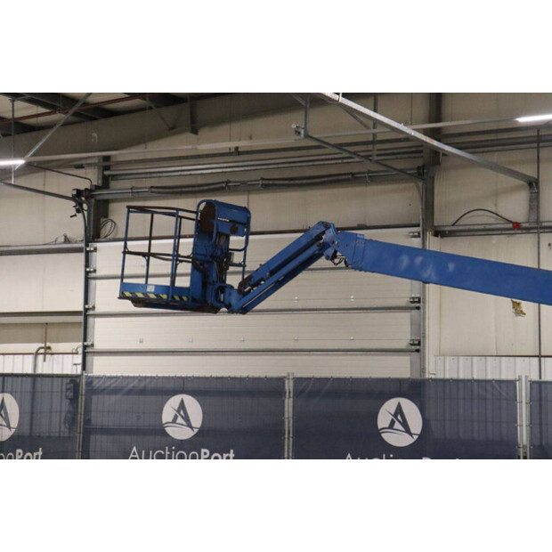 2014 جيني S-45-44176473