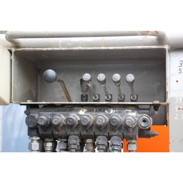 2014 نيفتيليفت HR12NE-44176527