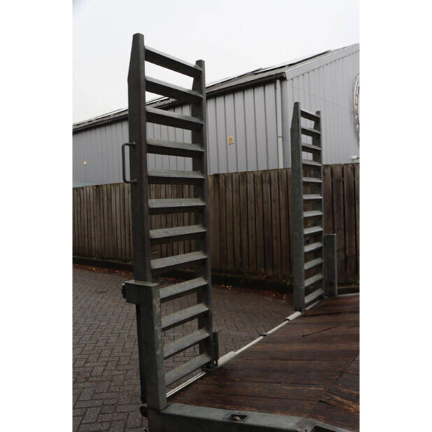 2011 VELDHUIZEN SDO-44176562