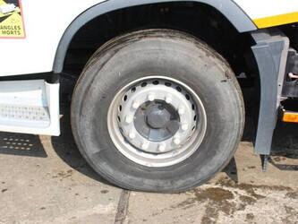 2016-volvo-fh16-1392795-44177268