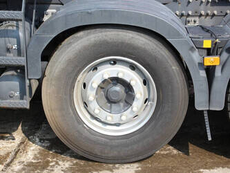 2016-volvo-fh16-1392795-44177271