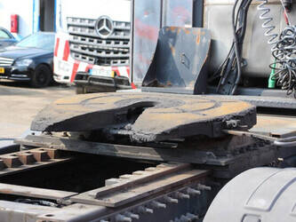 2016-volvo-fh16-1392795-44177277