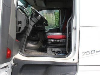 2016-volvo-fh16-1392795-44177283