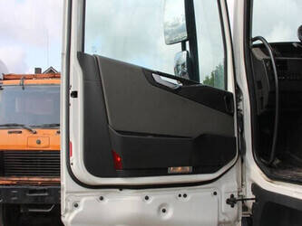 2016-volvo-fh16-1392795-44177284