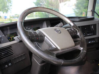 2016-volvo-fh16-1392795-44177288