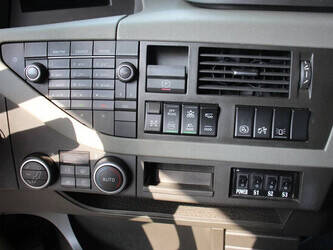 2016-volvo-fh16-1392795-44177292