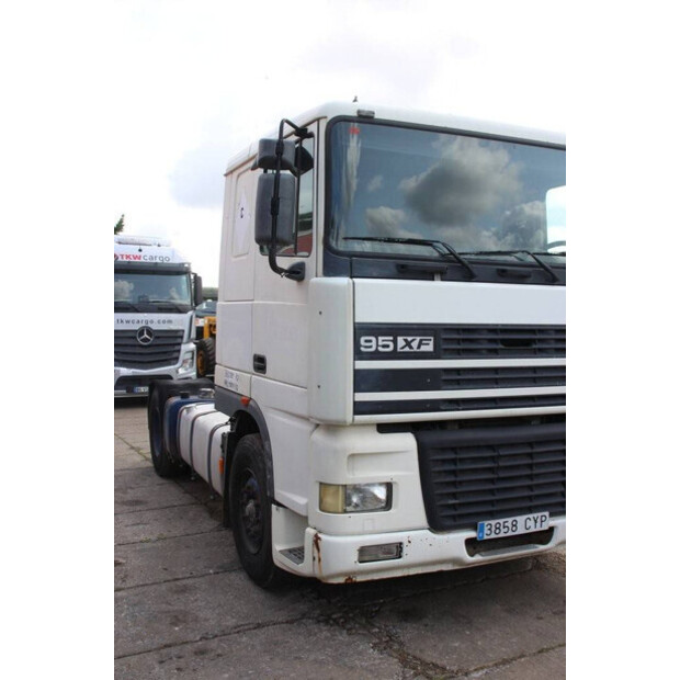 DAF 95XF-44177332