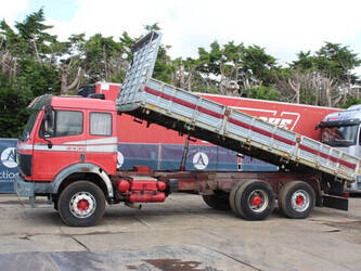 صورة ل شاحنات مسطحة مرسيدس بنز 2435/45