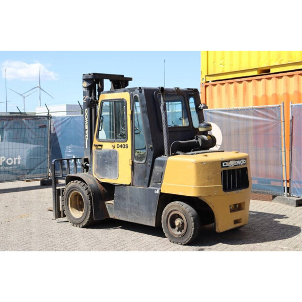 2002 Daewoo D40S-2-44177522