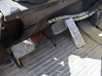 2002-daewoo-d40s-2-1392803-44177544