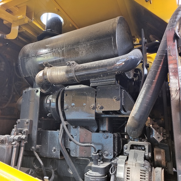 2023 Komatsu WA320-5-44177751