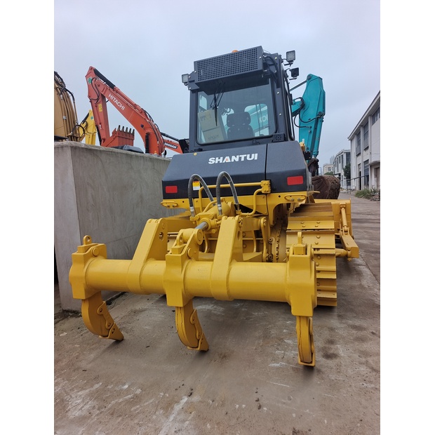 2023 كاتربيلر D6G-44177783