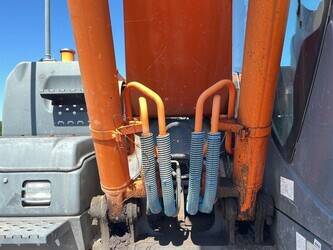 2012-hitachi-zx200-3-1392827-44177877