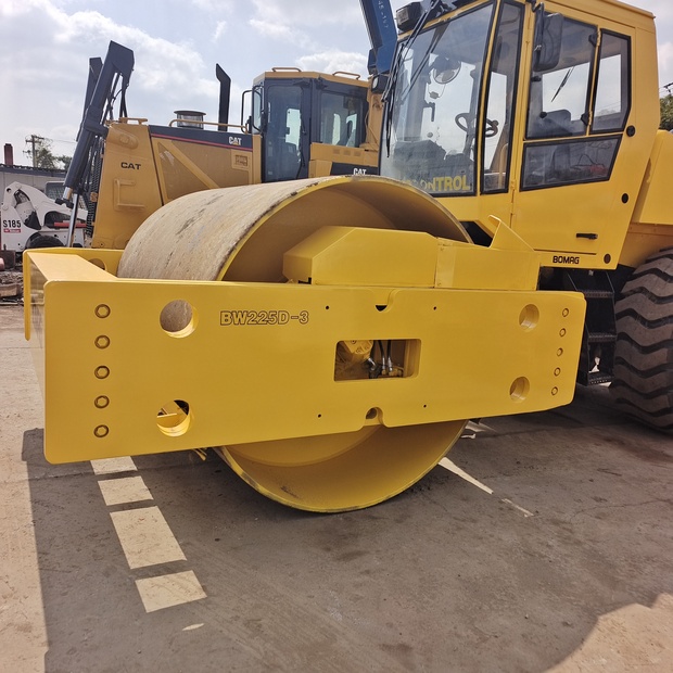 2023 BOMAG BW225D-3-44177936
