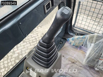 2025-hyundai-r210-1313526-44178068