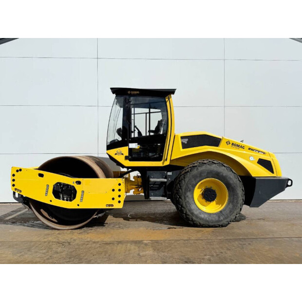 2017 BOMAG BW 211 DH-5-44178108