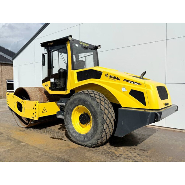 2017 BOMAG BW 211 DH-5-44178110