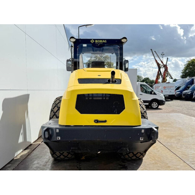 2017 BOMAG BW 211 DH-5-44178111