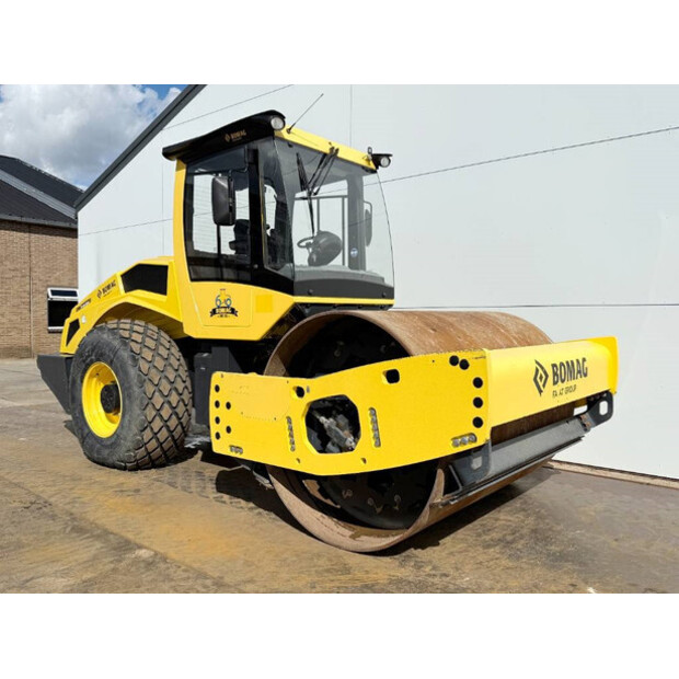 2017 BOMAG BW 211 DH-5-44178115