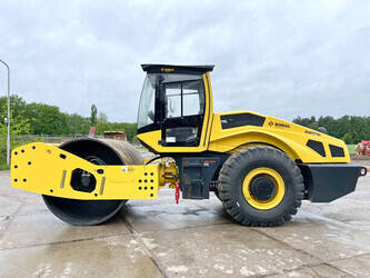 Image de COMPACTEURS 2025 BOMAG BW226D-5CL
