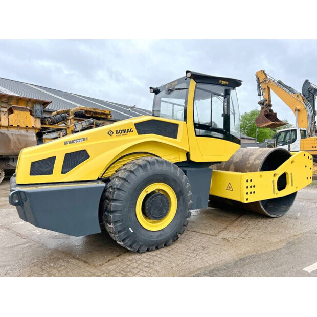 2025 BOMAG BW226D-5CL-44178176