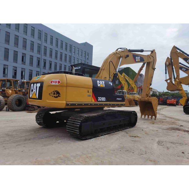 2020 Caterpillar 320D-44178703