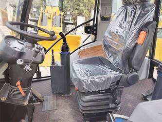 2020-caterpillar-420f-1392857-44178712